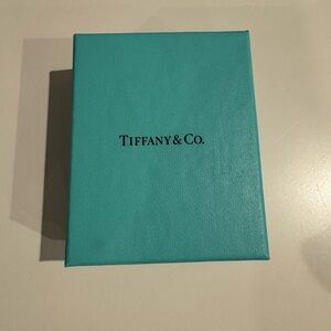 Tiffany & Co. carton box, in great condition, authentic. 3x4’